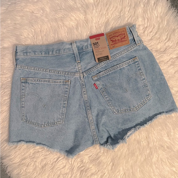 NWT ‼️ 501® LEVI’S ORIGINAL WOMEN'S SHORTS - Picture 3 of 5